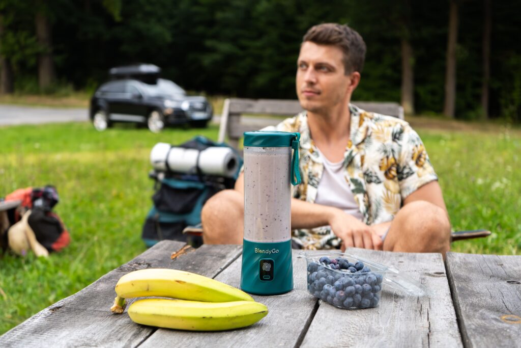 Refreshing drinks recipes: Make them with a wireless blender BlendyGo 3!